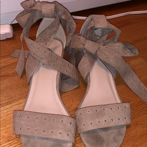 cute tan wedges!